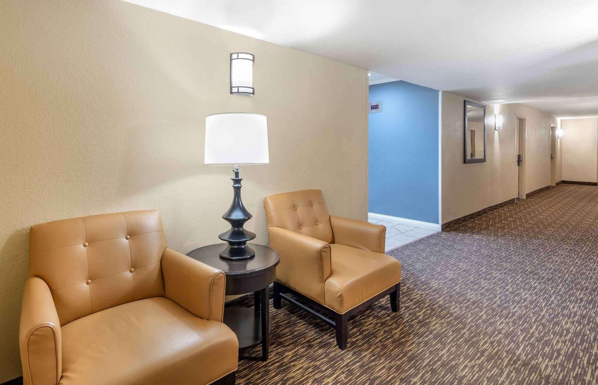Extended Stay America Select Suites - Chicago - Westmont - Oak Brook Exterior photo
